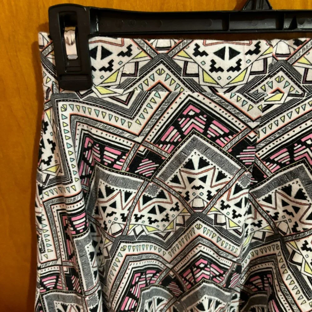 Pink Victoria Secret Geometric Print Circle Skirt Size Small‎